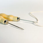 Шило для протягивания фитиля в силиконовую форму для свечей